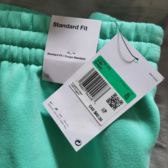 Nike sweatpants - Picture 2 of 2